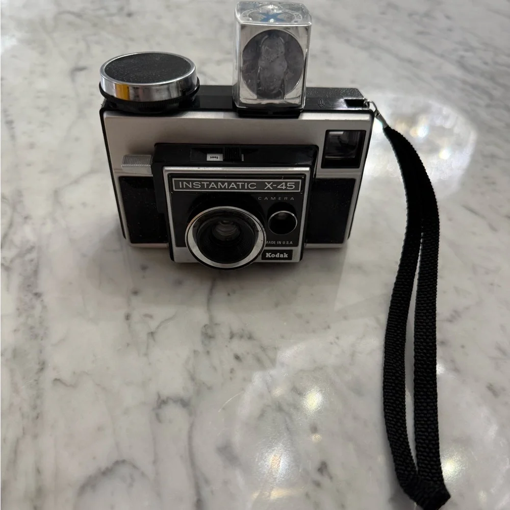 Vintage 1970s Kodak Instamatic X-45 Camera with Original Box Black and Silver - Picture 6 of 6